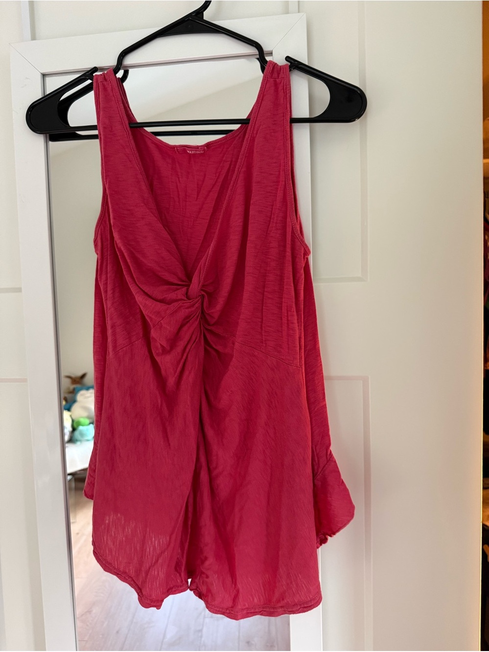 Sundance twist-front sleeveless tank top vibrant magenta pink shade sz S